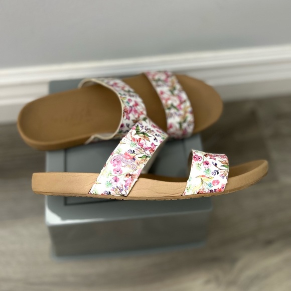 Floral Blowfish Malibu Sandals - Picture 3 of 6